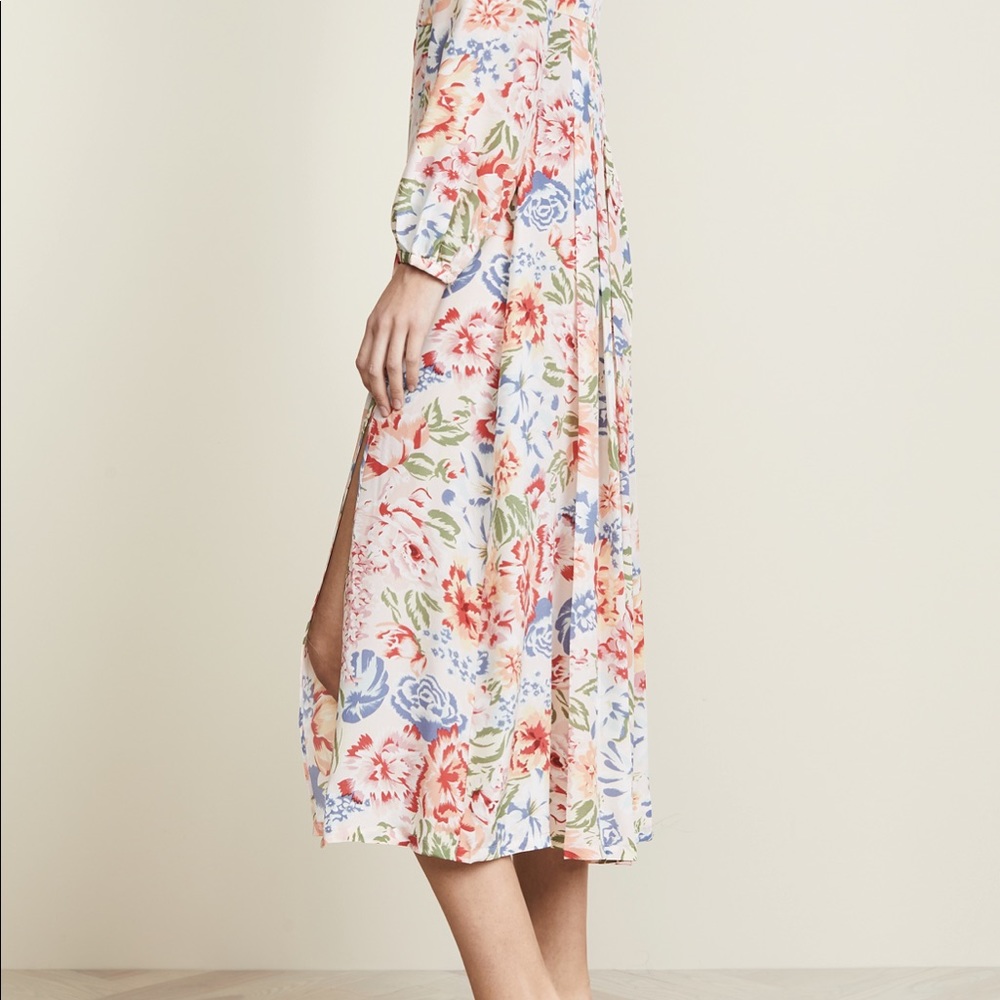 Rixo Camellia dress made out of soft and luxurious silk - Picture 7 of 11